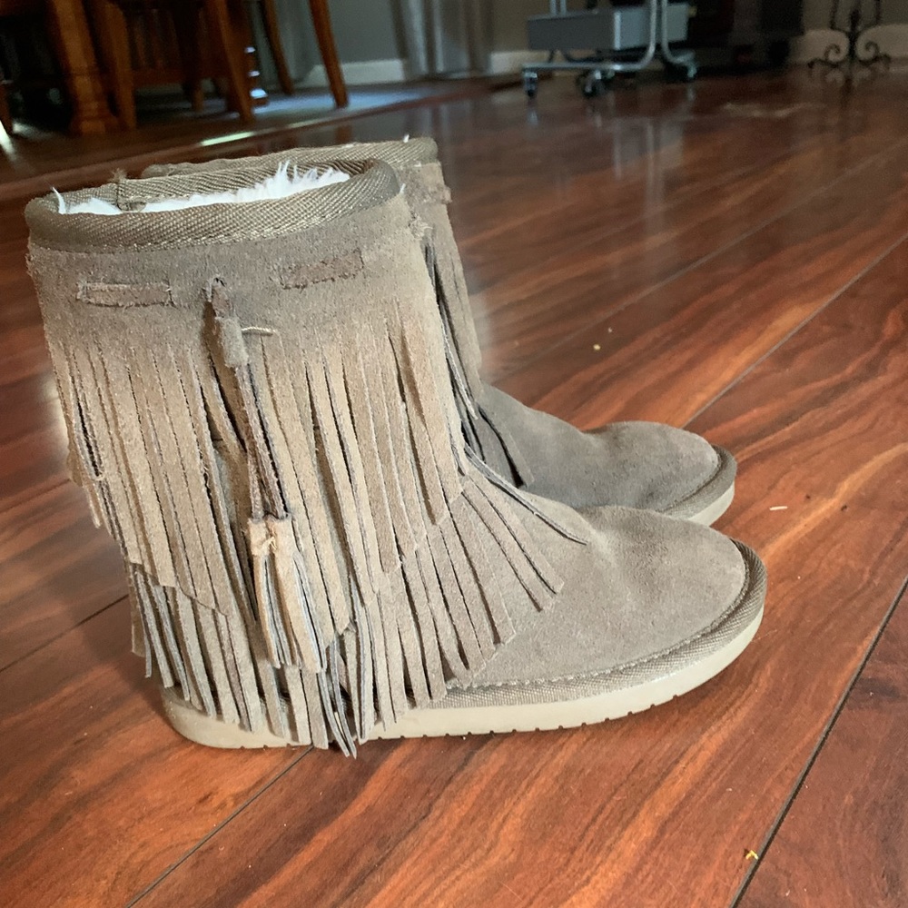 Koolaburra by Ugg. Size 2 fringe suede boot barely worn